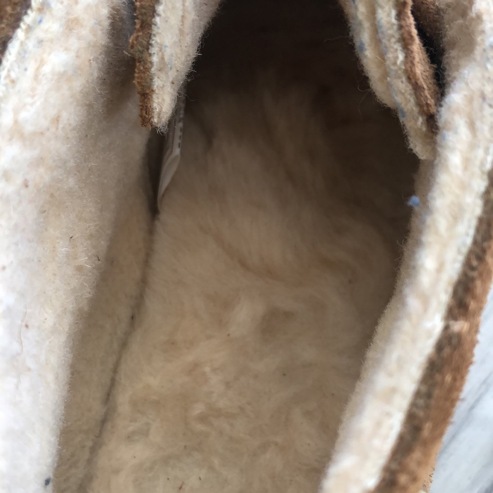 Bearpaw Slipper Shoes - Picture 4 of 9